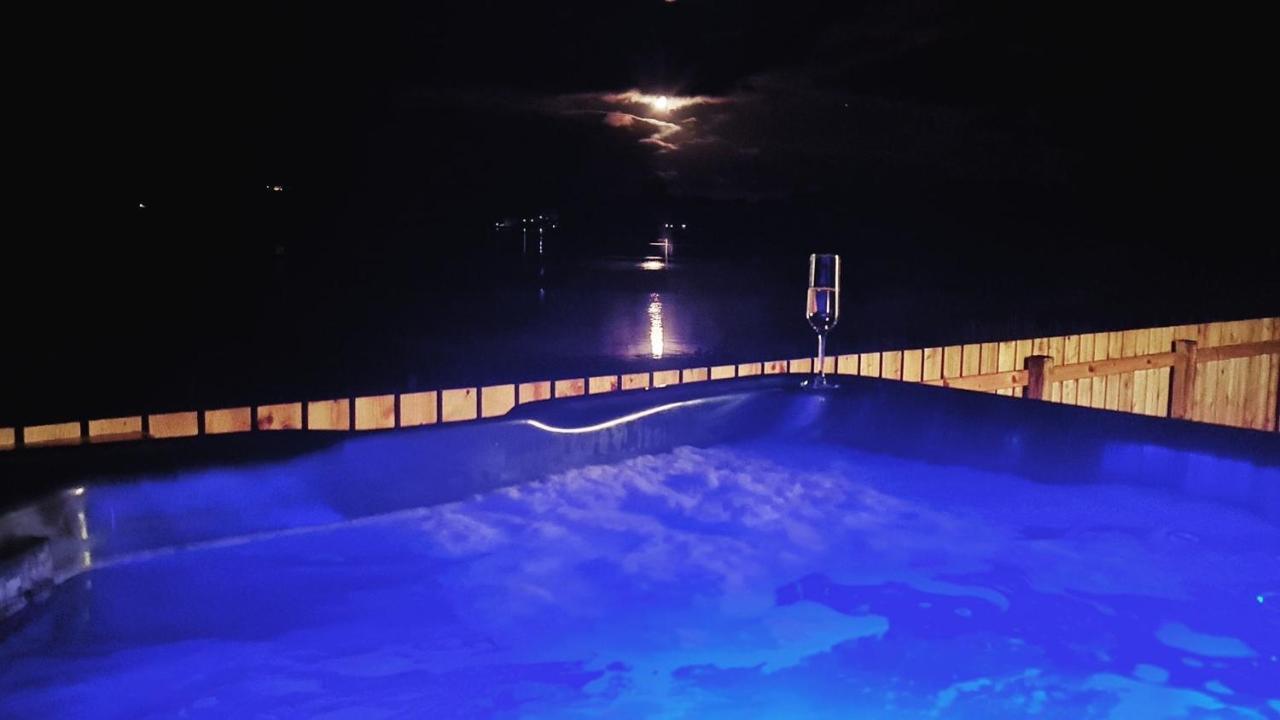 Shoreland Lodges - Cherry Lodge フォート・オーガスタス エクステリア 写真